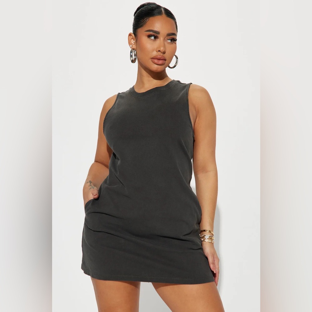 FashionNova XS charcoal color loose fit dress with pockets. Brand new.